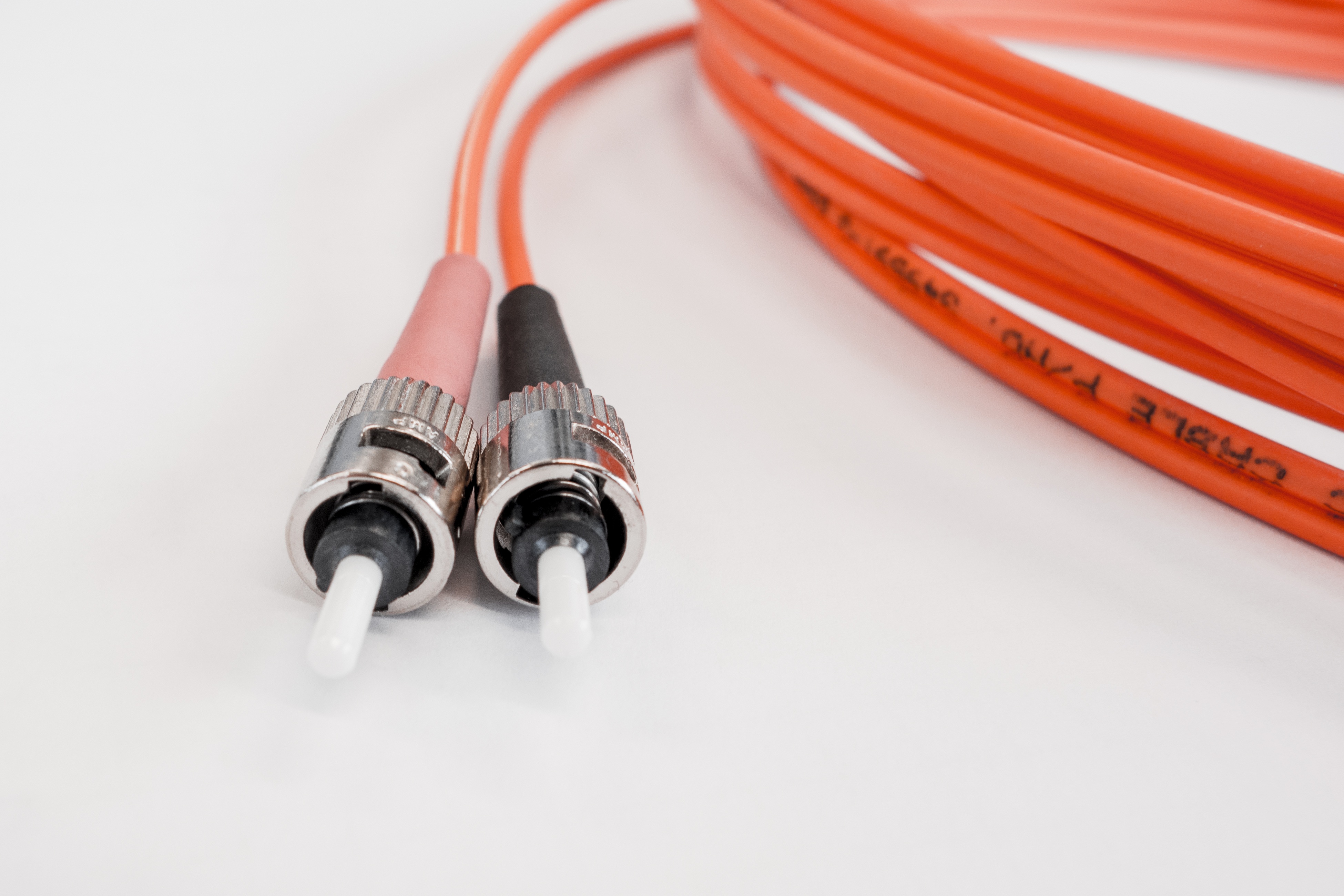 光纤电缆玻璃纤维it(fiber-optic-cable-g_爱给网_aigei_com.jpg